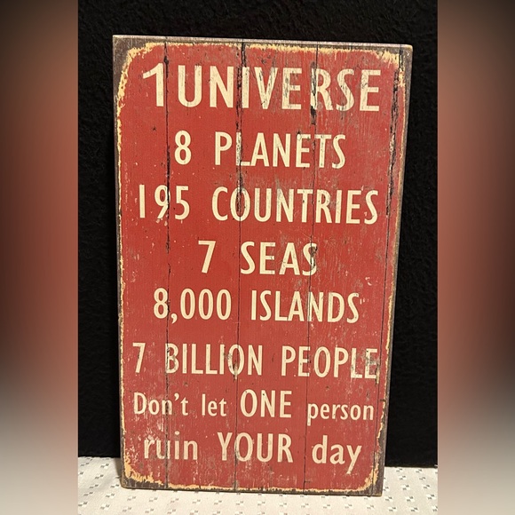 Motivational decorative wooden sign with a distressed, rustic finish - Picture 1 of 5